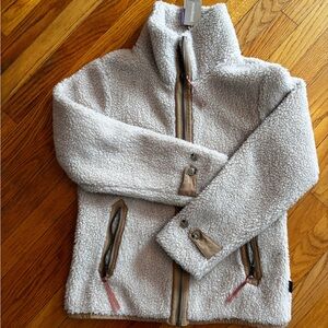 Patagonia women’s divided sky jacket